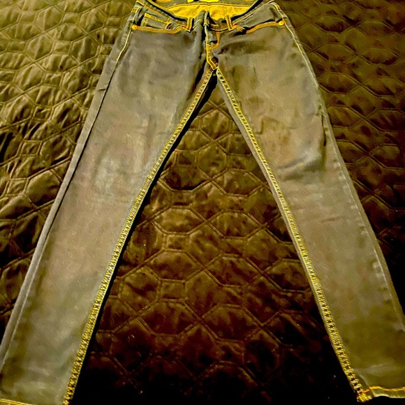 Levi Skinny Jeans - Picture 2 of 4